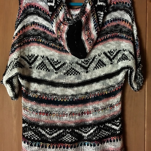 BEAUTIFUL BUCKLE HOODED KNIT SWEATER, XS, NWT - Picture 2 of 3